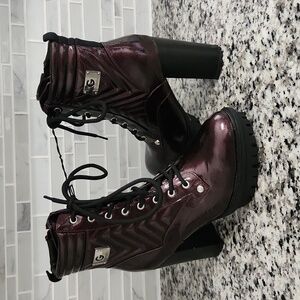 New Shiny Plum Purple GBG Chunky High Heel Boots sz 7.5 deep dark platform NWT